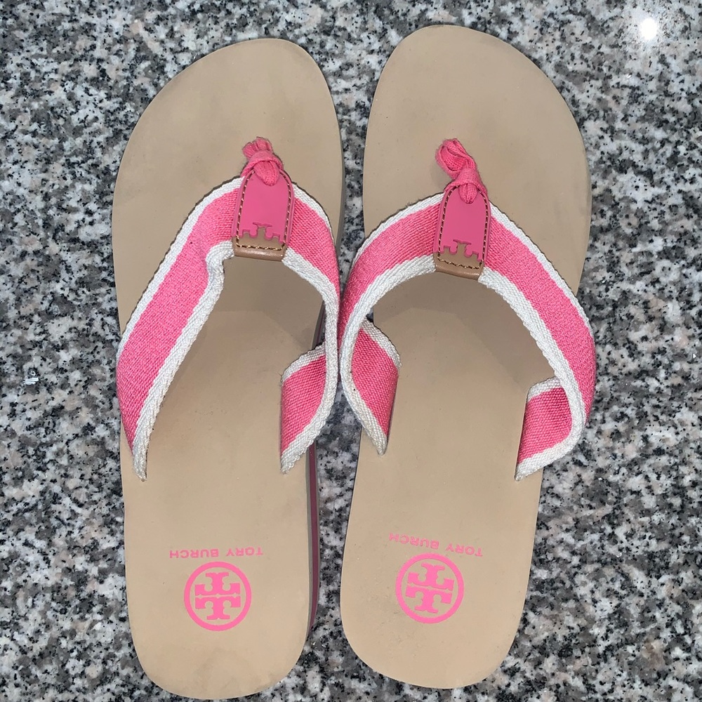Tory Burch Ray Rubber Wedge Flip Flop. Pink/Honey